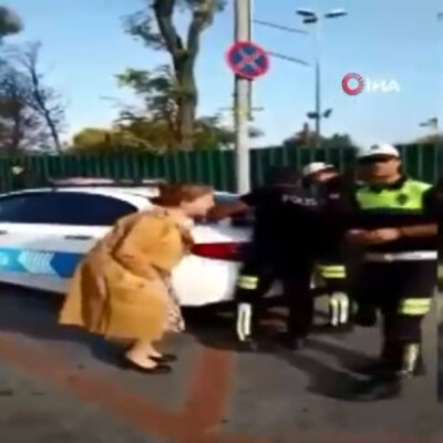 Polis çevirmesine takılan kadın öğretmenden ilginç tepki
