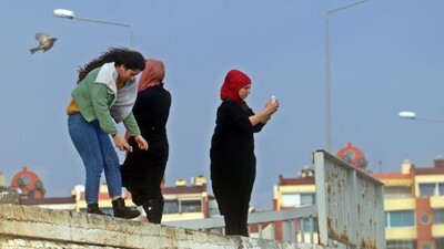 Yer: Antalya... Gören telefonuna sarıldı