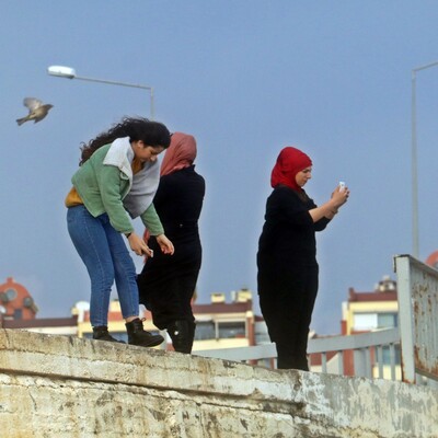 Yer: Antalya... Gören telefonuna sarıldı