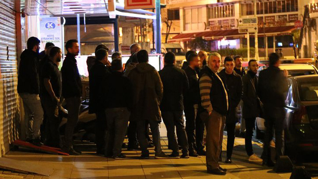 Yine karşı karşıya geldiler... UBER ve taksi şoförleri arasında olaylı gece!