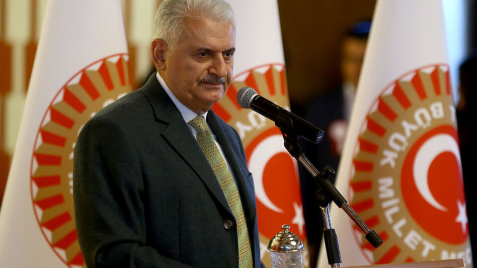 Yıldırım'dan imza kararı!