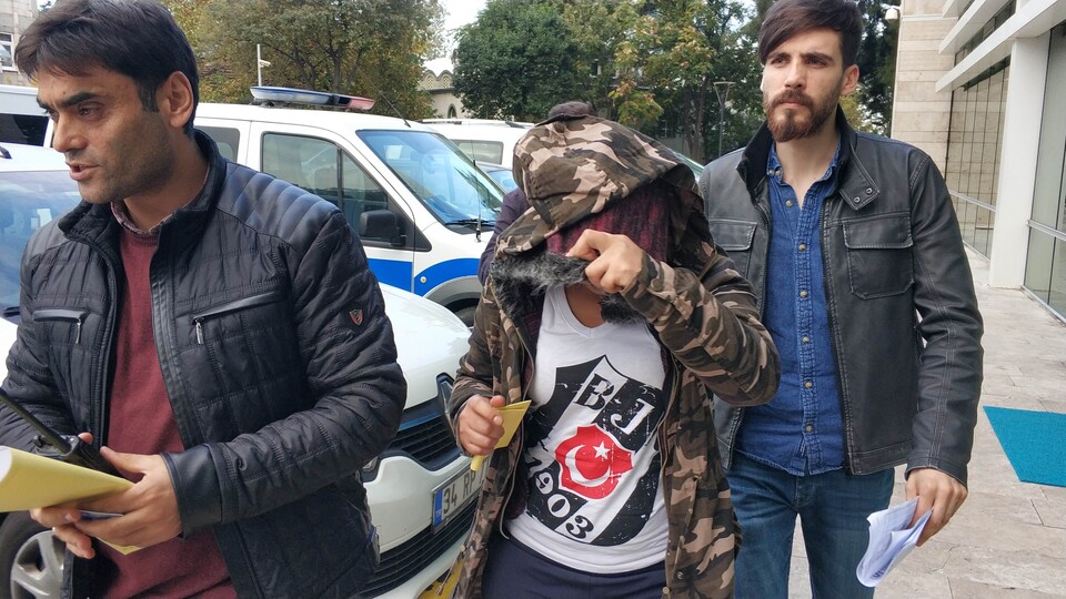 Kırmızı boyayla kan, çığlıklar... İnanılmaz tuzak! Film değil, gerçek!