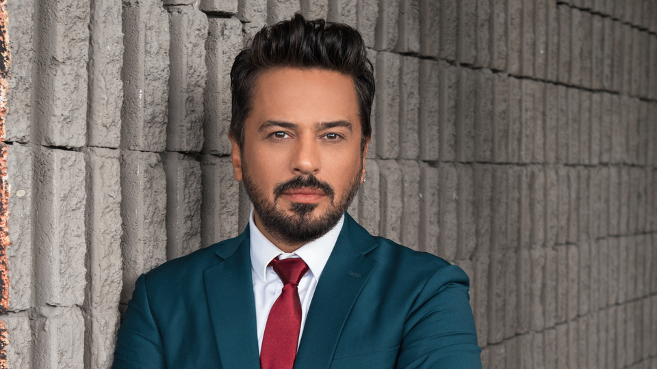 Emre Altuğ'dan Türk sanat müziği yorumu