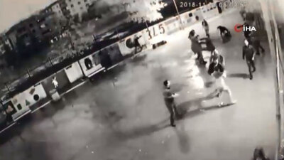 Avcılar'da bir okulda dehşete düşüren olay! Öğretmene kızıp...