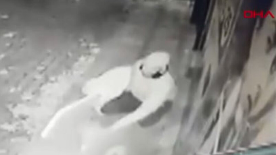 Görüntüleri izleyen belediye başkanı onu bulmak istiyor