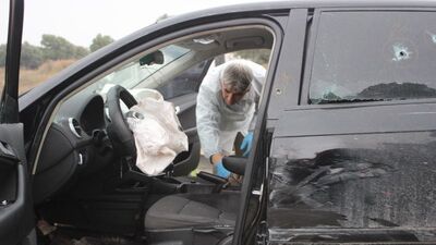 Duruşma çıkışı kanlı saldırı! Lüks otomobili taradılar