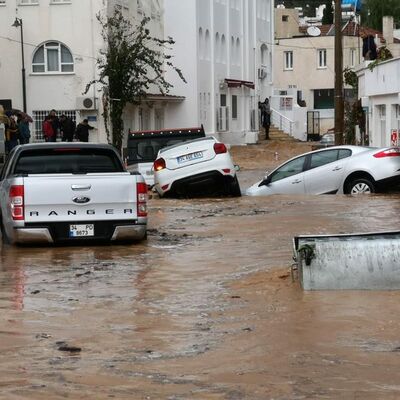 "Bodrum'a muson yağmurları gibi yağmur yağdı"