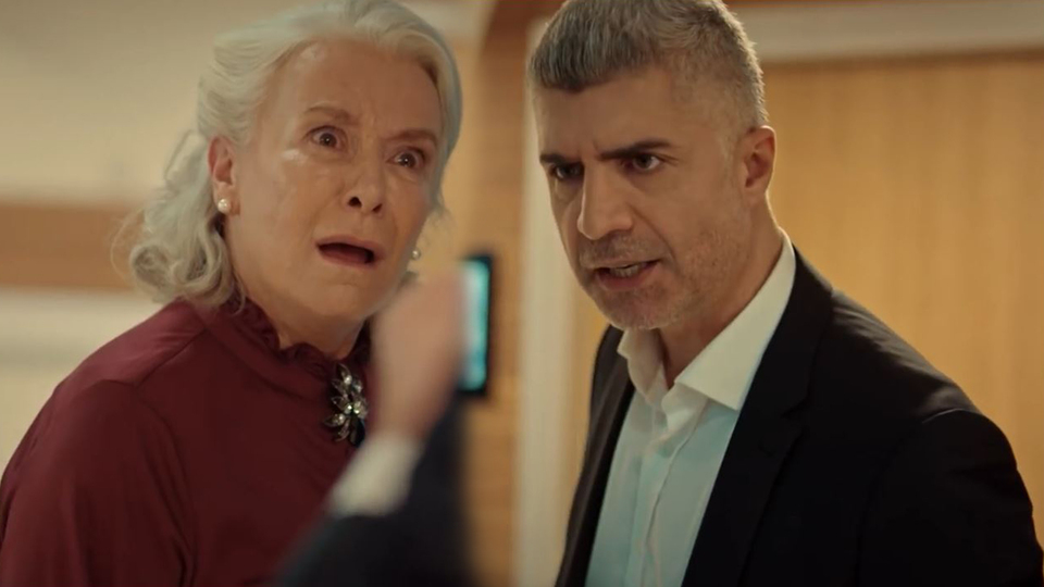 Fikret ve Adem komada!