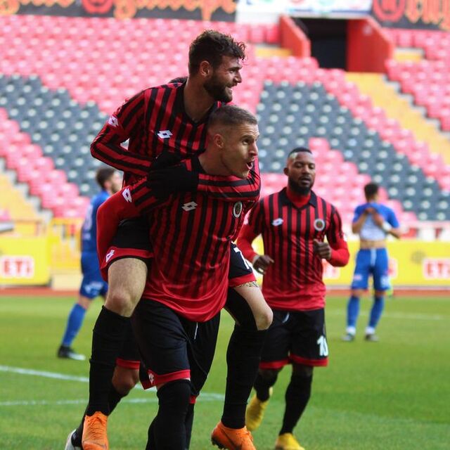 Gençlerbirliği farklı kazandı