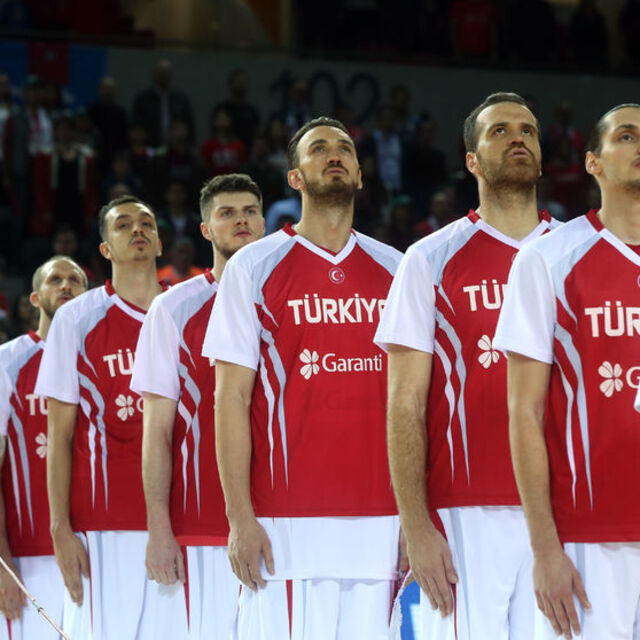 12 Dev Adam, Karadağ'da