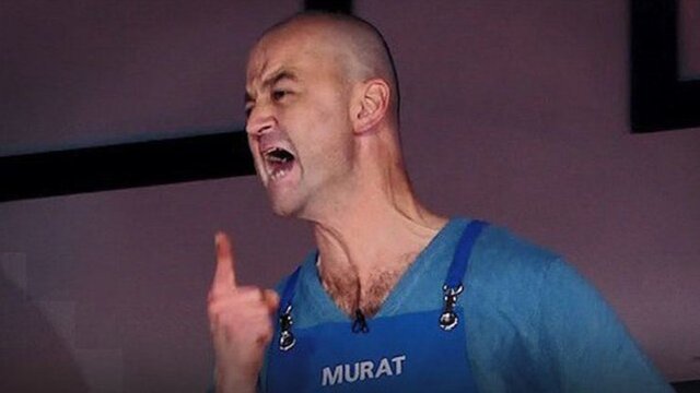 Murat Özdemir canlı yayında kollarını kesti