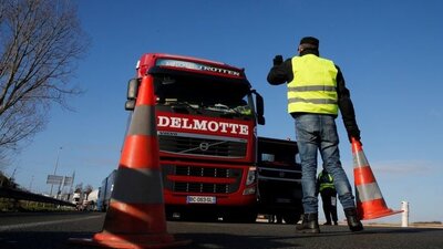 Sarı Yelekliler: 'Fransız Baharı' mı 'faşizmin ayak sesleri' mi?