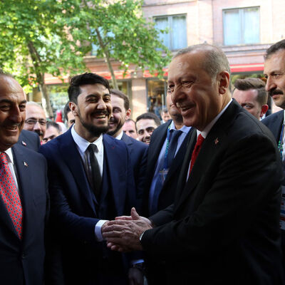 Vatandaşla ilginç diyalog! Uçağına davet etti