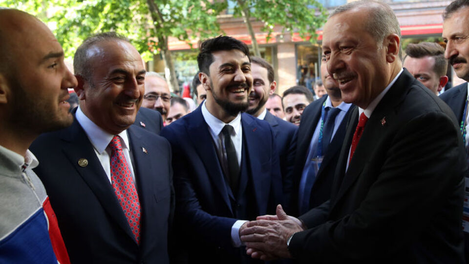 Vatandaşla ilginç diyalog! Uçağına davet etti