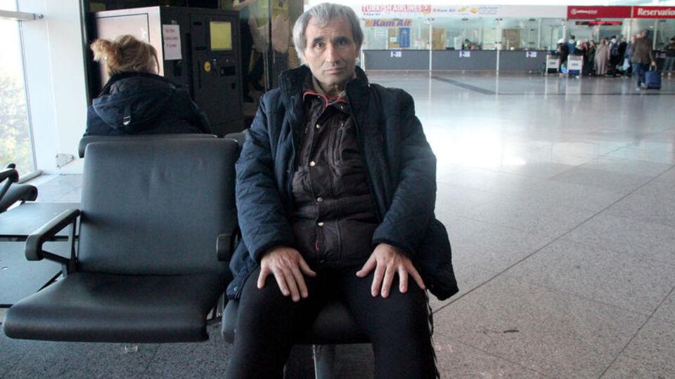 27 yıldır havalimanında kalıyor! Türk "Terminal"...