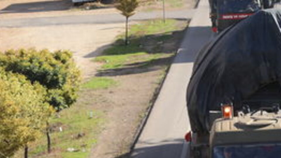 Zırhlı birlikler İdlib'e geçti! Son dönemin en büyük takviyesi oldu!