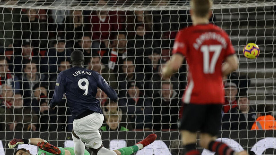 Manchester United puan kaybetti