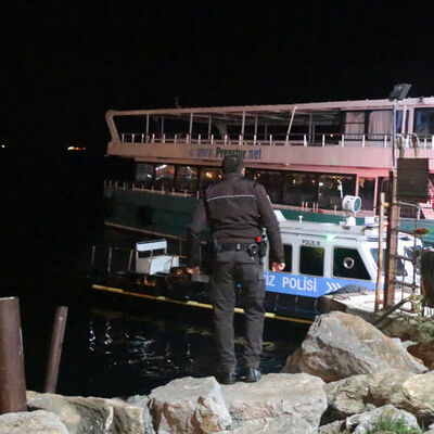 Kartal'da filika battı: 4 kişi boğulma tehlikesi atlattı