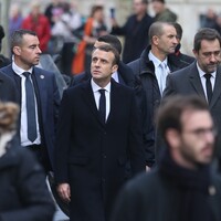 Macron'dan talimat: Sarı Yelekliler'le görüşün