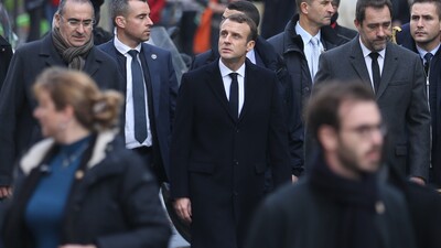 Macron'dan talimat: Sarı Yelekliler'le görüşün