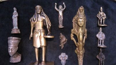 "Kamu görevlisiyiz" yalanıyla tarihi çaldılar!