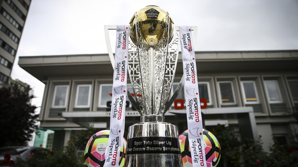 "Topla oynanmayan" Süper Lig