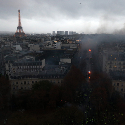 Paris'teki şiddetli çatışmalar polis kamerasında!