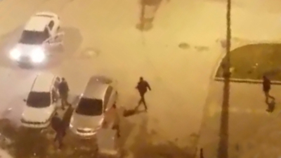 Dehşet anları... Arkadaşı silahı verdi, o da ateşledi!