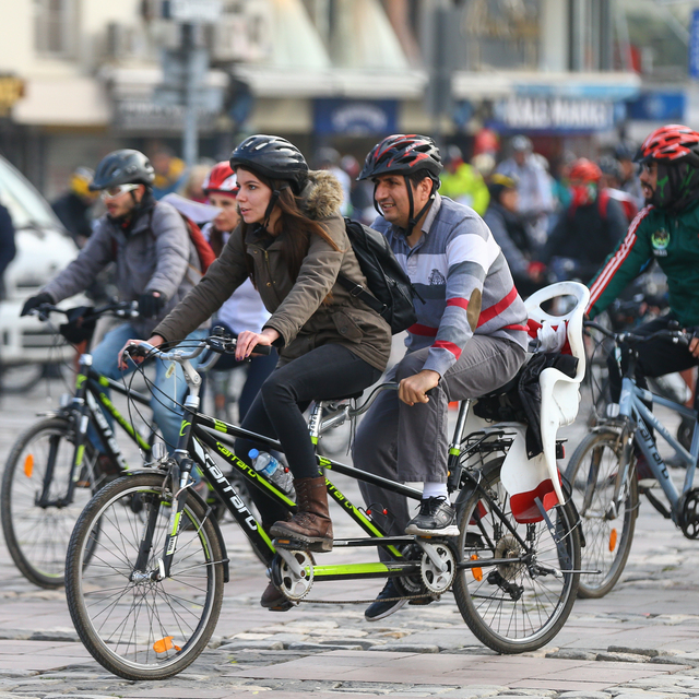 Pedallar engelliler için döndü