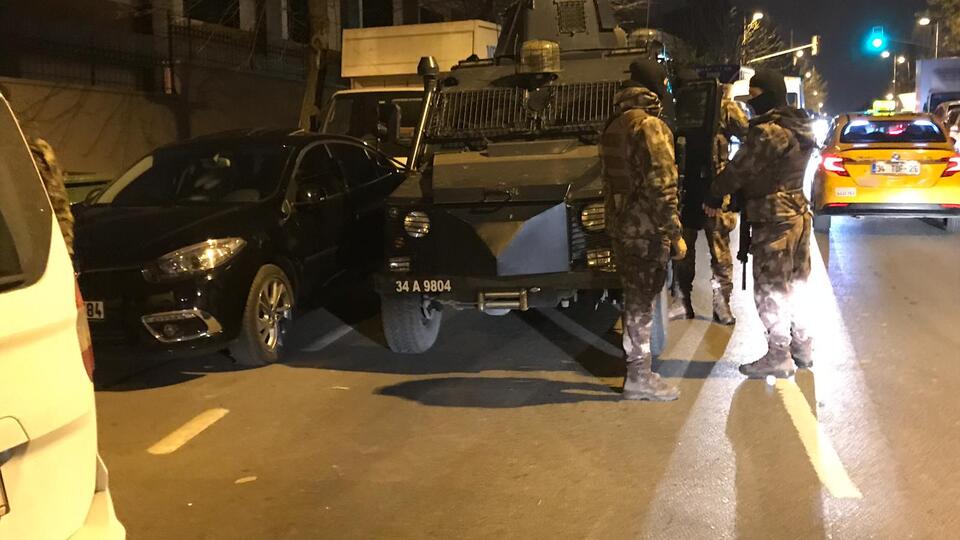 Fatih'te silah sesleri! Özel harekatçılar sevk edildi