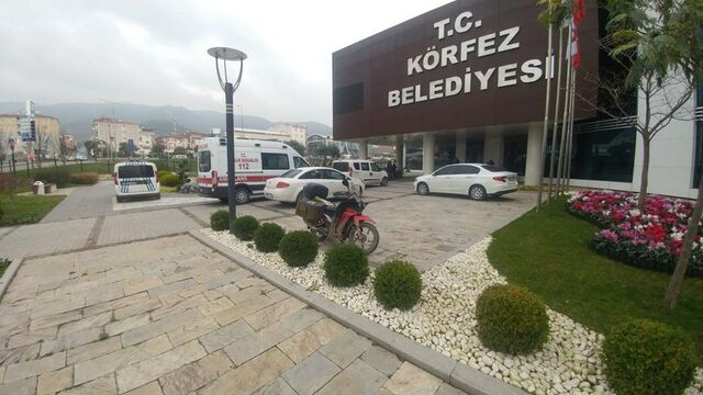 Belediye binasında korku dolu anlar!