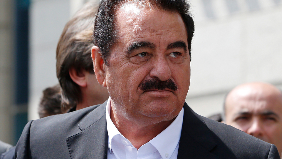 İbrahim Tatlıses gözyaşlarına boğuldu