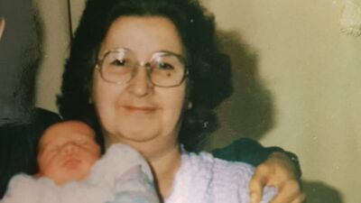 Annesi ölüm döşeğindeyken itiraf etti, hayatı altüst oldu