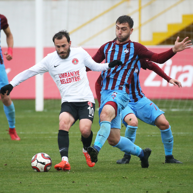 Ümraniyespor avantajı kaptı