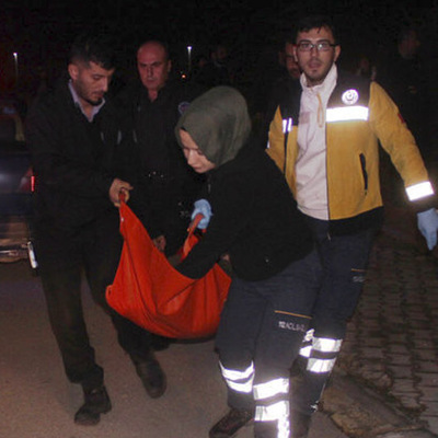 Üniversitede dehşet: Satırla 2 kişiyi yaraladı