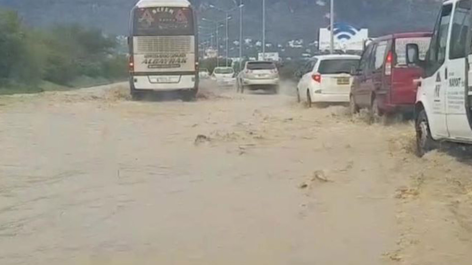 KKTC'de felaketi yaşıyor: 3 kişi hayatını kaybetti!