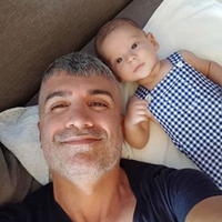 Özcan Deniz oğlunu ilk kez paylaştı