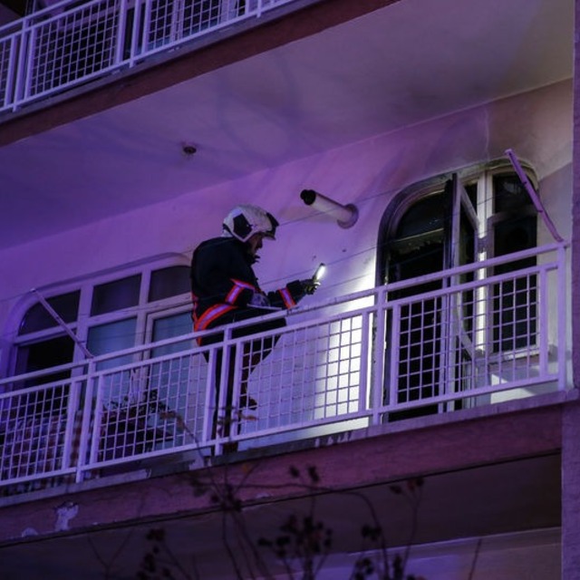 Buzdolabından çıkan yangın evi küle çevirdi