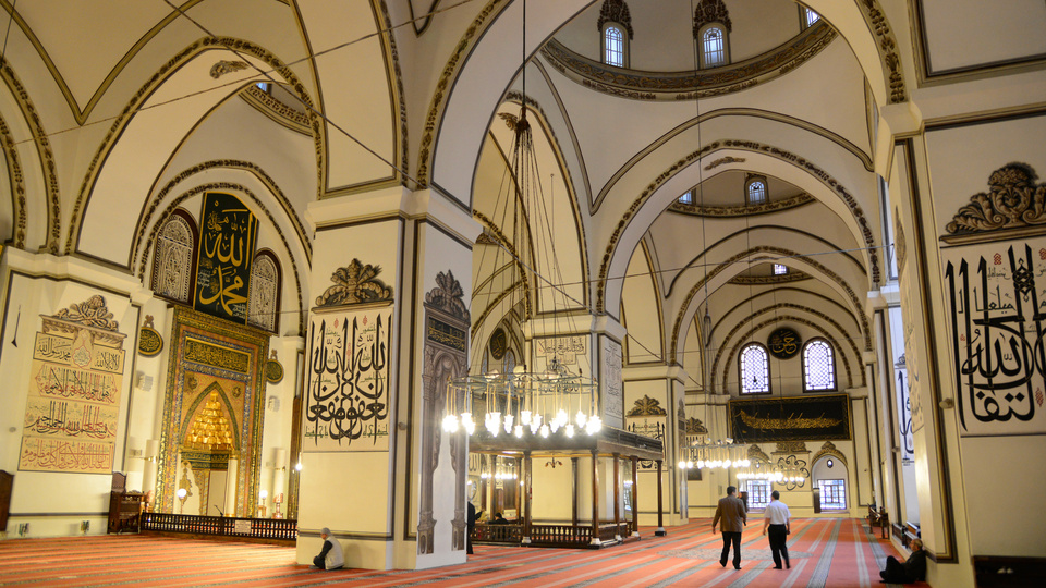 Bursa Cuma saati kaçta?