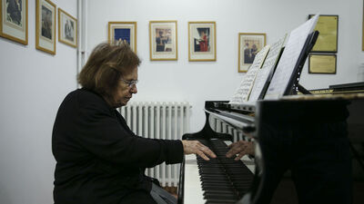 Piyanoya 78 yıldır aşkla adanan ömür