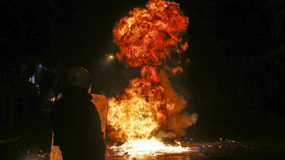 10'uncu yıl dönümü... Yine karıştı, ortalık yangın yeri!