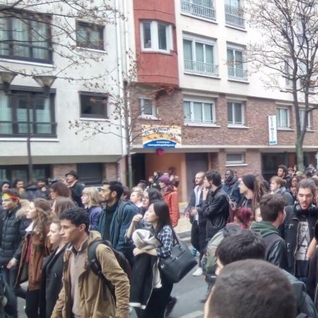 Fransa'da 700'den fazla lise öğrenci gözaltına alındı