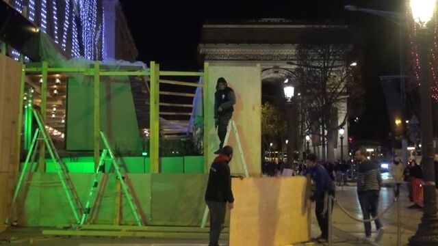 Paris'te kepenkler kapandı!