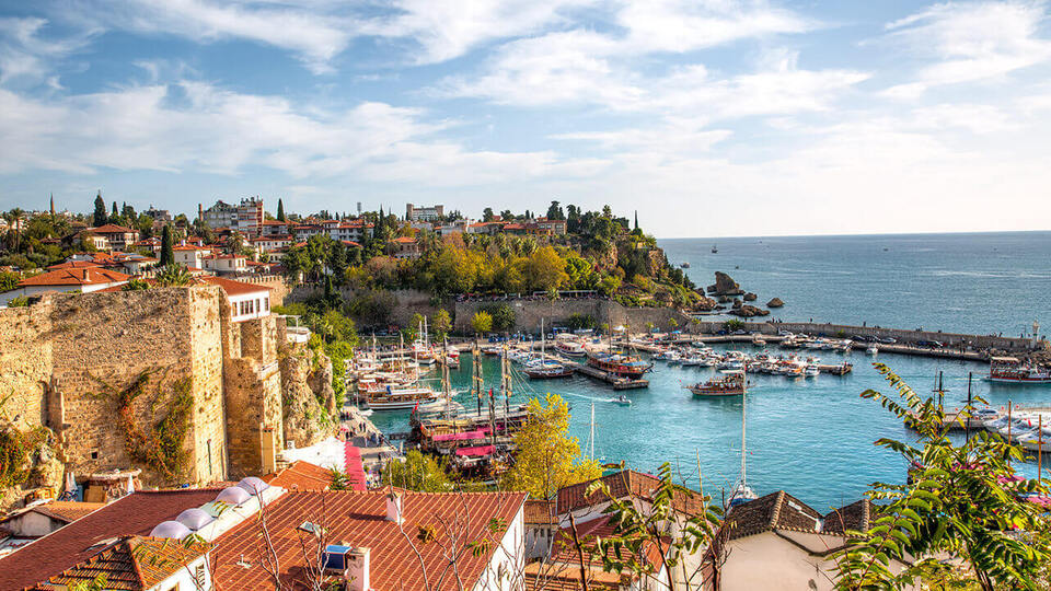 İstanbul ve Antalya ilk 100'e girdi