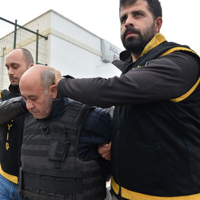 'Önüme geleni vururum, çekilin' diye bağırmış