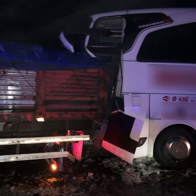 Feci kaza: Yolcu otobüsü bu hale geldi