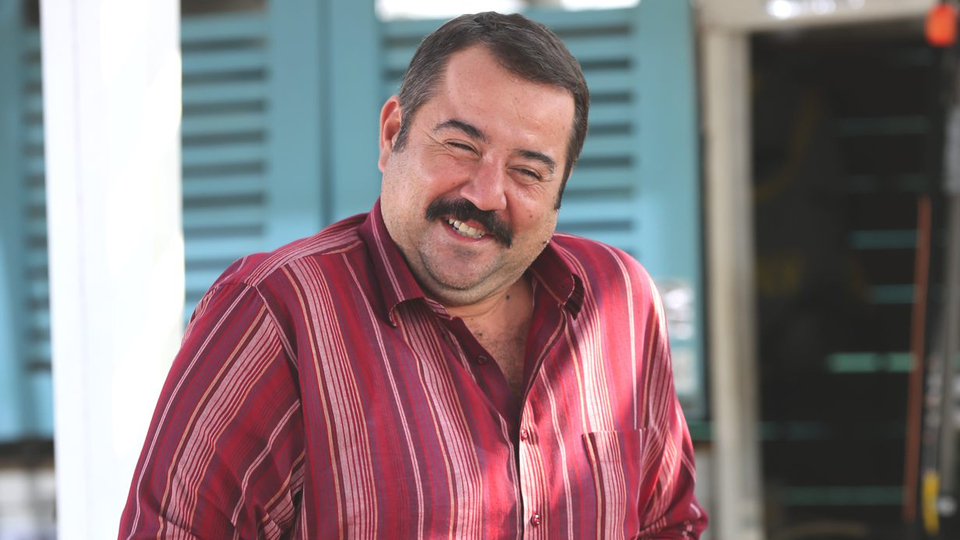 Ata Demirer'den türküler