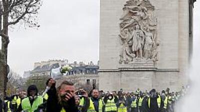 Fransa Başbakanı Philippe sarı yeleklilerle görüştü