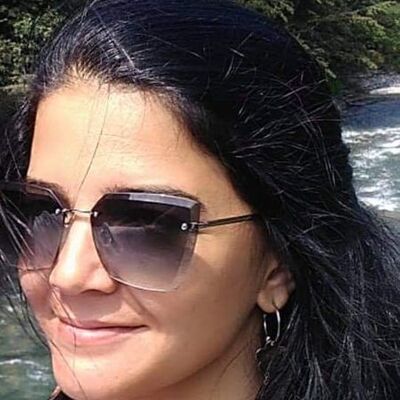 Fatma öğretmen ağaca çarptı! Ne yaptın öğretmenim!