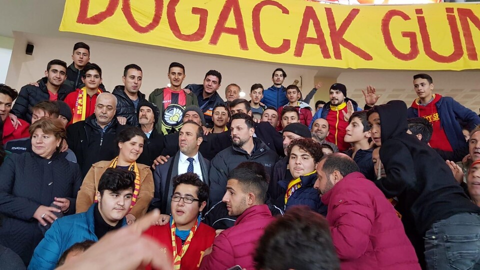 "Oyuncularımı canı gönülden kutluyorum"